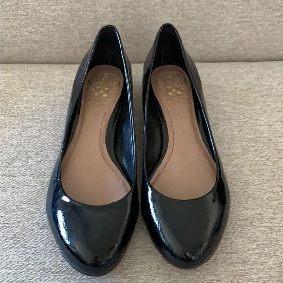 Vince Camuto  - Picture 2 of 6